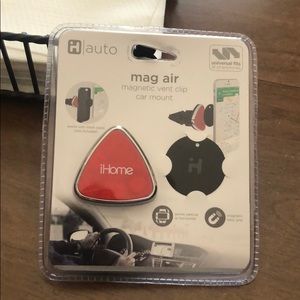 Magnetic vent clip car mount for I phone